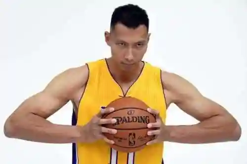 林书豪打过多少场首发阵容(林书豪不打NBA的原因)插图6